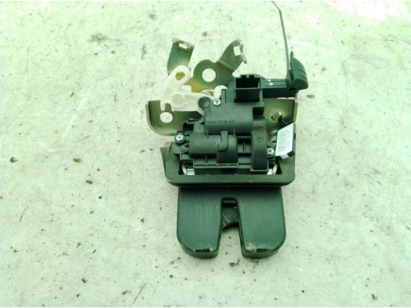 8R0827505 CERRADURA PORTON / TAPA MALETA AUDI Q5 (8RB)|Desguaces La Cabaña