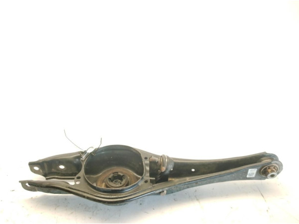 3Q0505311C  BRAZO SUSPENSION TRA DER INF CENTRAL VW PASSAT (3G2)|Desguaces La Cabaña
