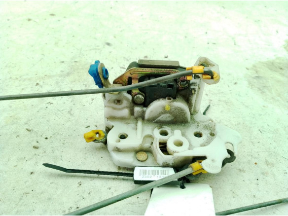 805024F165  CERRADURA PUERTA LAT DEL IZQ NISSAN TERRANO II (R20)|Desguaces La Cabaña