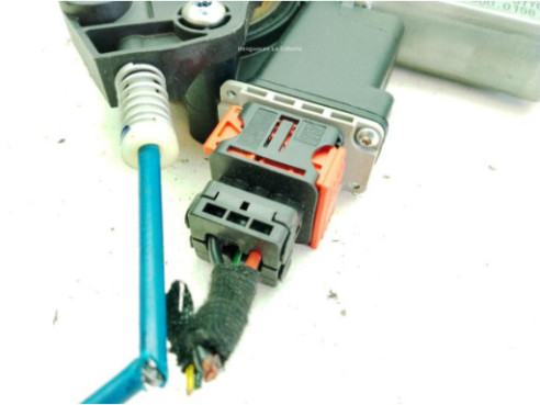 541613212 ELEVALUNAS PUERTA LAT DEL DER OPEL CORSA E (X15)|Desguaces La Cabaña