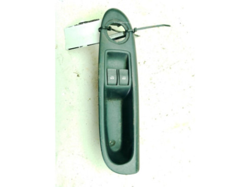 8200542104  MANDO ELEVALUNAS PUERTA LAT DEL IZQ RENAULT CLIO II (BB_, CB_)|Desguaces La Cabaña