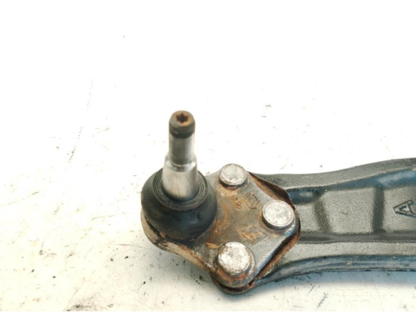 545048671R BRAZO SUSPENSION DEL DER INF RENAULT GRAND SCENIC IV (R9_)|Desguaces La Cabaña