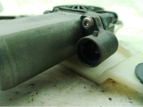 807200008R  ELEVALUNAS PUERTA LAT DEL DER RENAULT MASTER III Furgón (FV)|Desguaces La Cabaña
