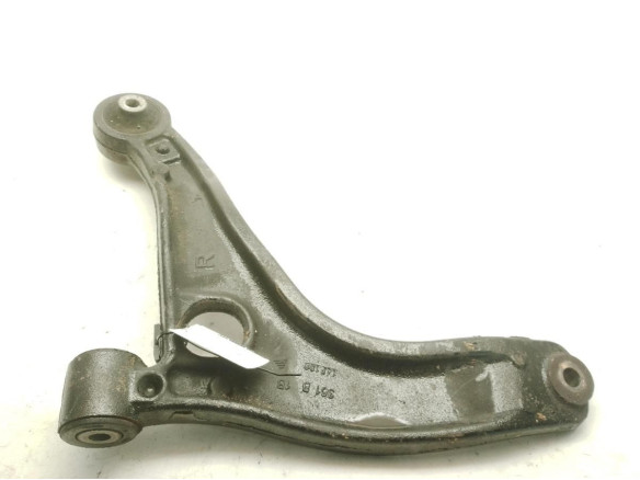 8200688875  BRAZO SUSPENSION DEL DER INF RENAULT MASTER III Furgón (FV)|Desguaces La Cabaña