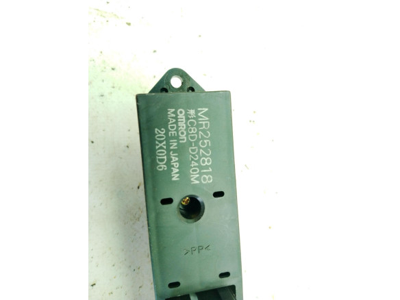 MANDO ELEVALUNAS PUERTA LAT DEL DER MITSUBISHI MONTERO CLASSIC (V2_W)|Desguaces La Cabaña