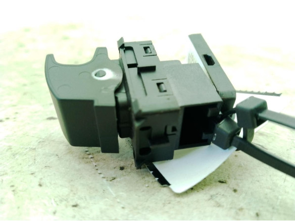 5G0959855M MANDO ELEVALUNAS PUERTA LAT TRA IZQ SEAT LEON (KL1)|Desguaces La Cabaña