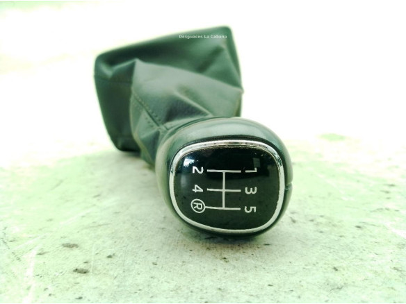 6V0711113CN POMO PALANCA CAMBIOS SKODA FABIA III (NJ3)|Desguaces La Cabaña