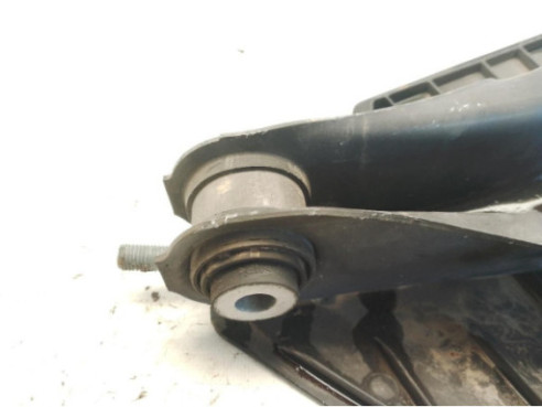BRAZO SUSPENSION TRASERO IZQUIERDO INFERIOR CENTRAL|Desguaces La Cabaña 2