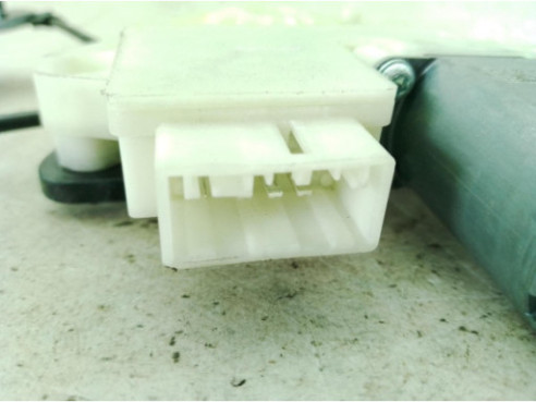 6V0959811A ELEVALUNAS PUERTA LAT TRA IZQ SKODA FABIA III (NJ3)|Desguaces La Cabaña
