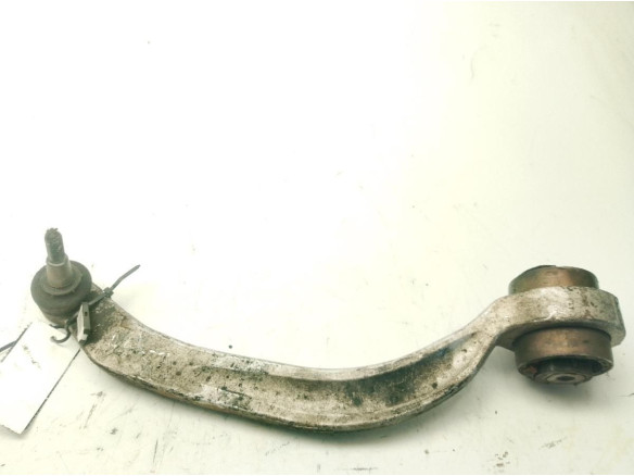 8E0407694AG  BRAZO SUSPENSION DEL DER INF POSTERIOR VW PASSAT (3B3)|Desguaces La Cabaña