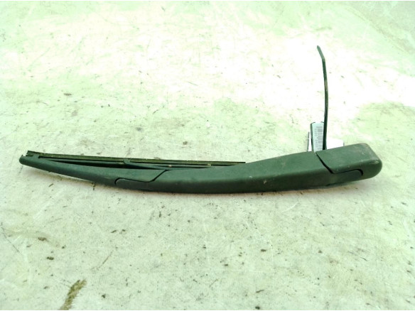 BRAZO LIMPIAPARABRISAS TRA PORTÓN OPEL ASTRA H (A04)|Desguaces La Cabaña