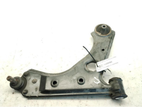 13426552  BRAZO SUSPENSION DEL DER INF OPEL CORSA E (X15)|Desguaces La Cabaña