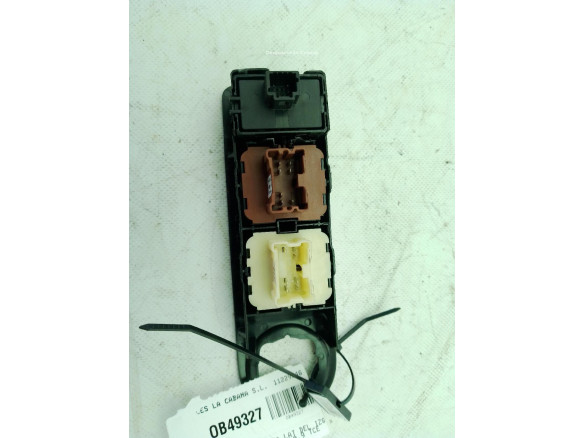 254118722R MANDO ELEVALUNAS PUERTA LAT DEL IZQ RENAULT CAPTUR (J5_, H5_)|Desguaces La Cabaña