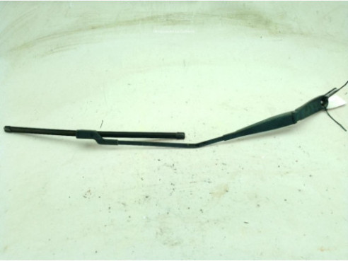 30753526 BRAZO LIMPIAPARABRISAS DEL IZQ VOLVO XC60 (156)|Desguaces La Cabaña