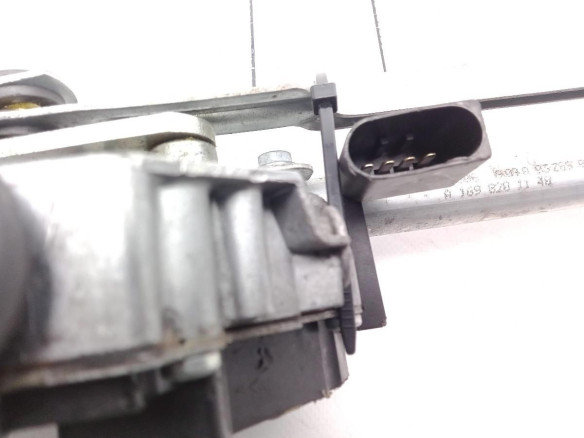 A1698200300 MOTOR LIMPIAPARABRISAS DEL MERCEDES BENZ CLASE A (W169)|Desguaces La Cabaña