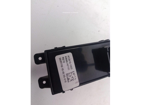 4C25101000 MANDO ELEVALUNAS PUERTA LAT DEL DER KIA PRO CEE´D (JD)|Desguaces La Cabaña