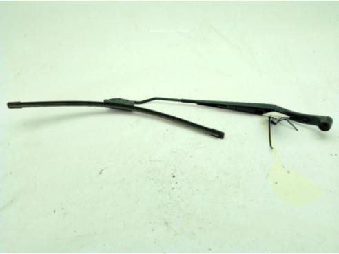 8250A171  BRAZO LIMPIAPARABRISAS DEL IZQ MITSUBISHI ASX (GA_W_)|Desguaces La Cabaña