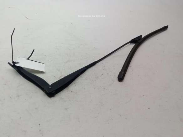 BRAZO LIMPIAPARABRISAS DEL IZQ DACIA SANDERO II|Desguaces La Cabaña