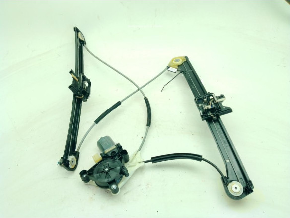 5Q0959801B ELEVALUNAS PUERTA LAT DEL DER AUDI A3 Sportback (8VA, 8VF)|Desguaces La Cabaña