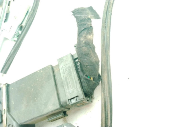 104989301B ELEVALUNAS PUERTA LAT DEL IZQ SKODA OCTAVIA I Combi (1U5)|Desguaces La Cabaña