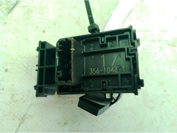 35610431D MANDO ELEVALUNAS PUERTA LAT DEL DER TOYOTA YARIS CROSS (MXP_)|Desguaces La Cabaña