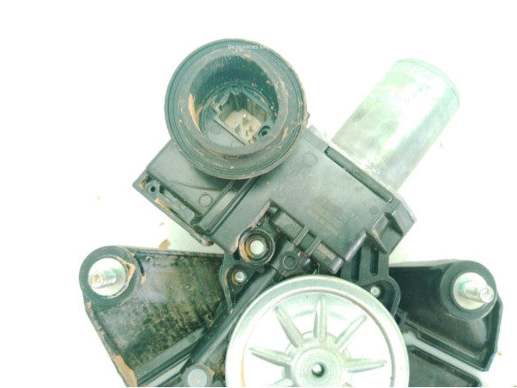 857100D550 ELEVALUNAS PUERTA LAT TRA DER TOYOTA YARIS CROSS (MXP_)|Desguaces La Cabaña