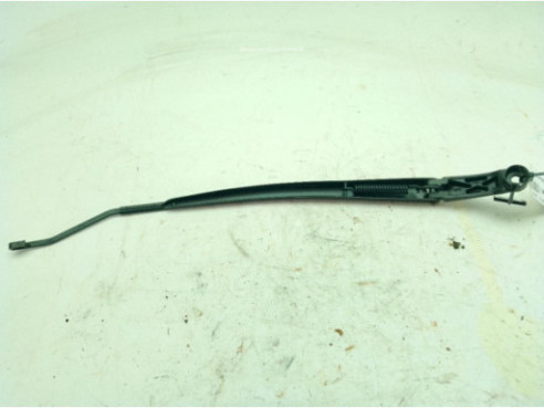 852110D290  BRAZO LIMPIAPARABRISAS DEL DER TOYOTA YARIS CROSS (MXP_)|Desguaces La Cabaña