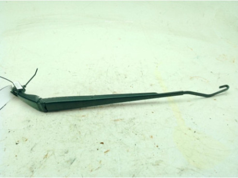 852210D240  BRAZO LIMPIAPARABRISAS DEL IZQ TOYOTA YARIS CROSS (MXP_)|Desguaces La Cabaña