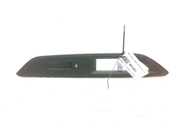 98044803ZD  MANDO ELEVALUNAS PUERTA LAT DEL DER PEUGEOT 3008 SUV (M_) |Desguaces La Cabaña