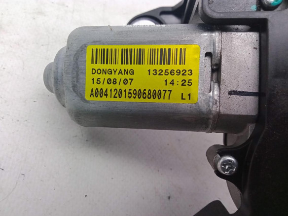 13256923 MOTOR LIMPIAPARABRISAS TRA OPEL ZAFIRA TOURER C (P12)|Desguaces La Cabaña