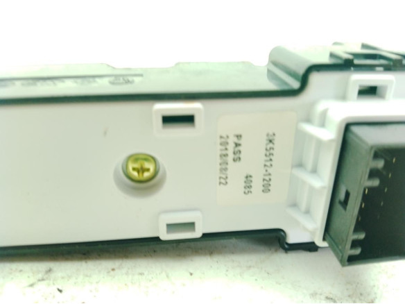 3K55121200 MANDO ELEVALUNAS PUERTA LAT DEL DER HYUNDAI KONA (OS)|Desguaces La Cabaña
