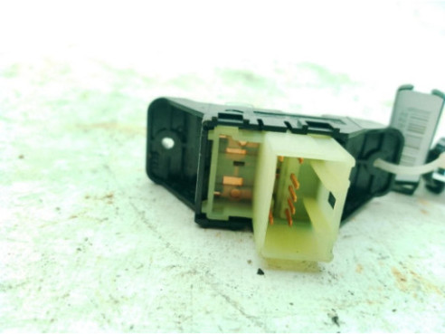 MANDO ELEVALUNAS PUERTA LATERAL TRASERO IZQUIERDO|Desguaces La Cabaña 2