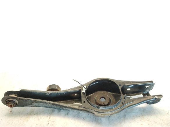 55220K4000  BRAZO SUSPENSION TRA DER INF CENTRAL HYUNDAI KONA (OS)|Desguaces La Cabaña