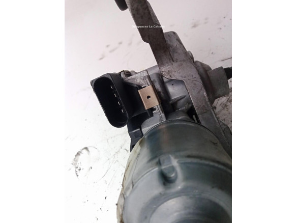 MOTOR LIMPIAPARABRISAS DEL FORD FOCUS III|Desguaces La Cabaña