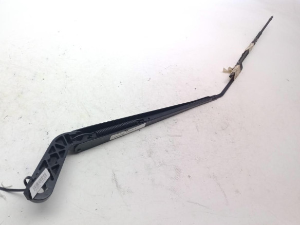 BRAZO LIMPIAPARABRISAS DEL IZQ PEUGEOT 206+ (T3E)|Desguaces La Cabaña