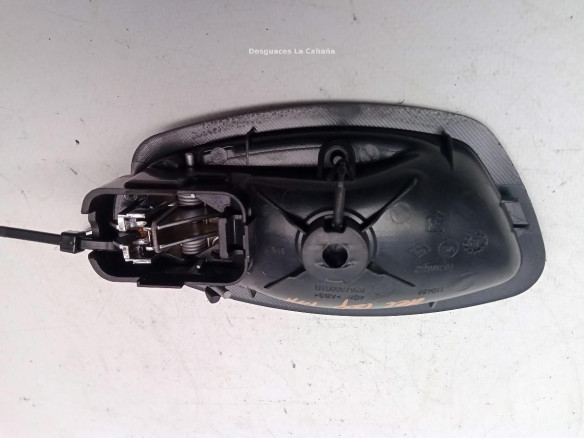 826730001R MANILLA PUERTA LAT DEL IZQ INT RENAULT LATITUDE |Desguaces La Cabaña