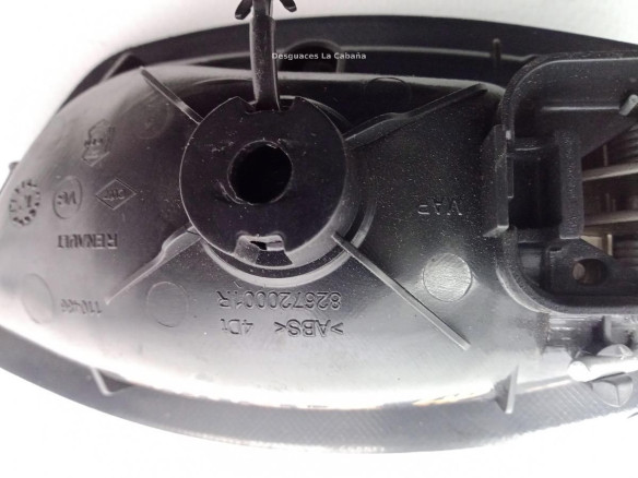 825720001R MANILLA PUERTA LAT DEL DER INT RENAULT LATITUDE |Desguaces La Cabaña