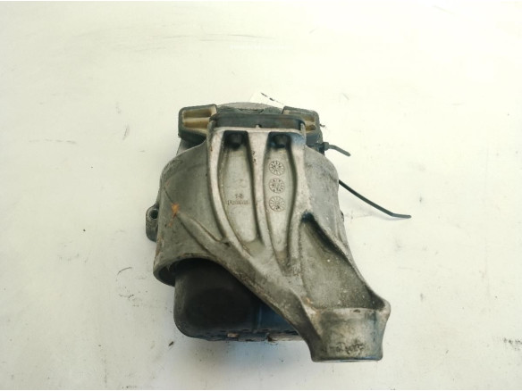 8W0199371AT SOPORTE MOTOR IZQ AUDI A4 Avant (8W5, B9)|Desguaces La Cabaña