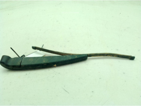 BRAZO LIMPIAPARABRISAS TRA PORTÓN BMW 1 (F40)|Desguaces La Cabaña
