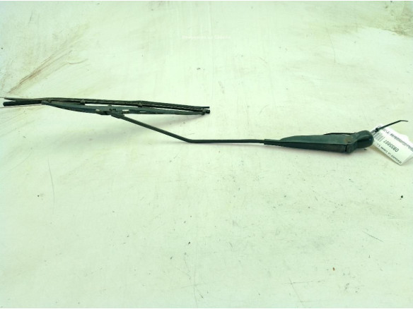 8200233724 BRAZO LIMPIAPARABRISAS TRA PORTÓN NISSAN PRIMASTAR Autobús (X83)|Desguaces La Cabaña