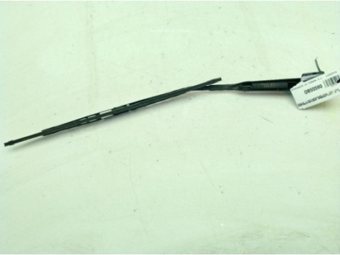 R489AR BRAZO LIMPIAPARABRISAS TRA IZQ NISSAN VANETTE CARGO Furgón (HC 23)|Desguaces La Cabaña