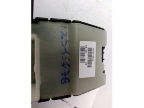 013771074638 MANDO ELEVALUNAS PUERTA LAT DEL IZQ DODGE AVENGER|Desguaces La Cabaña