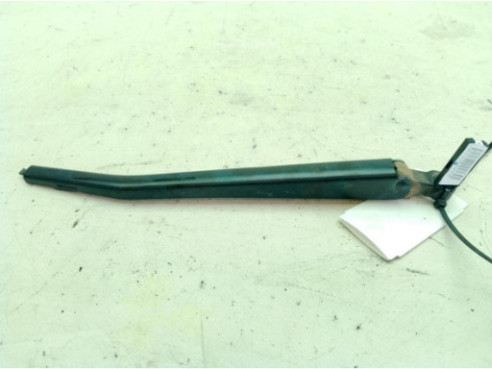 713850706 BRAZO LIMPIAPARABRISAS TRA PORTÓN BMW 1 (E87)|Desguaces La Cabaña