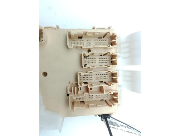 8273012X81 MODULO ELECTRONICO 3 TOYOTA AURIS (_E18_) |Desguaces La Cabaña