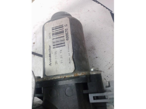 8200485202 ELEVALUNAS PUERTA LAT TRA DER RENAULT LAGUNA II Grandtour (KG0/1_)|Desguaces La Cabaña