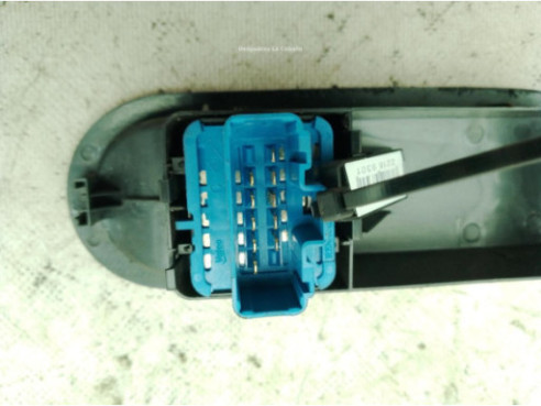MANDO ELEVALUNAS PUERTA LAT DEL IZQ RENAULT MEGANE II (BM0/1_, CM0/1_)|Desguaces La Cabaña