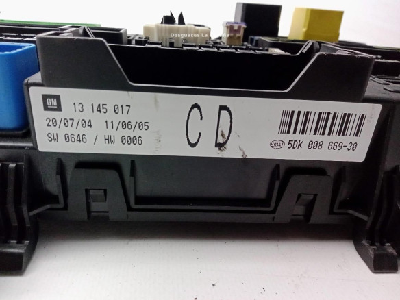 13145017CD, CAJA FUSIBLES INTERIOR (BSI) OPEL ASTRA H (A04)|Desguaces La Cabaña