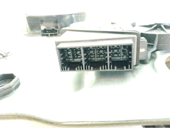 3521238 ELEVALUNAS PUERTA LAT DEL IZQ VW POLO (9N_)|Desguaces La Cabaña