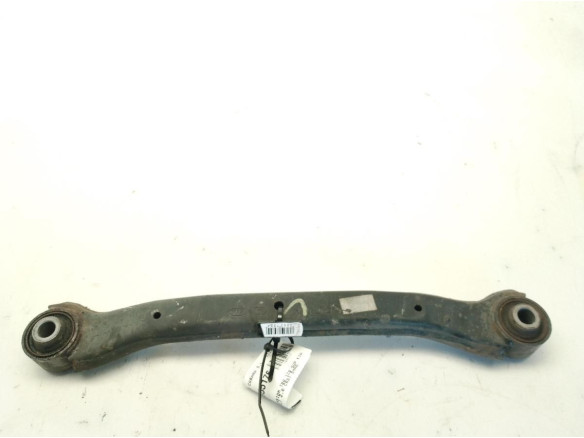 551002S050  BRAZO SUSPENSION TRA IZQ SUP KIA SPORTAGE (SL)|Desguaces La Cabaña