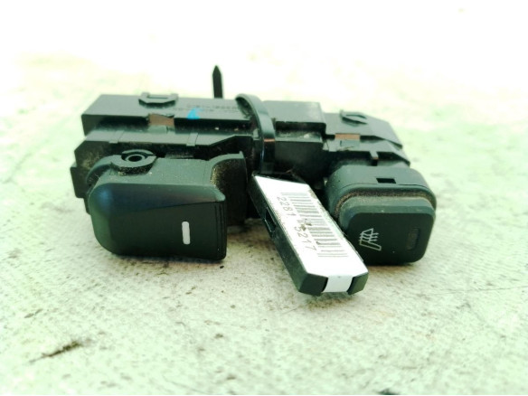 3835211310 MANDO ELEVALUNAS PUERTA LAT TRA IZQ HYUNDAI ix35 (LM, EL, ELH)|Desguaces La Cabaña